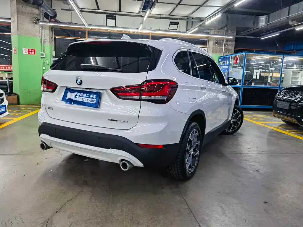 BMW X1 — фото 7