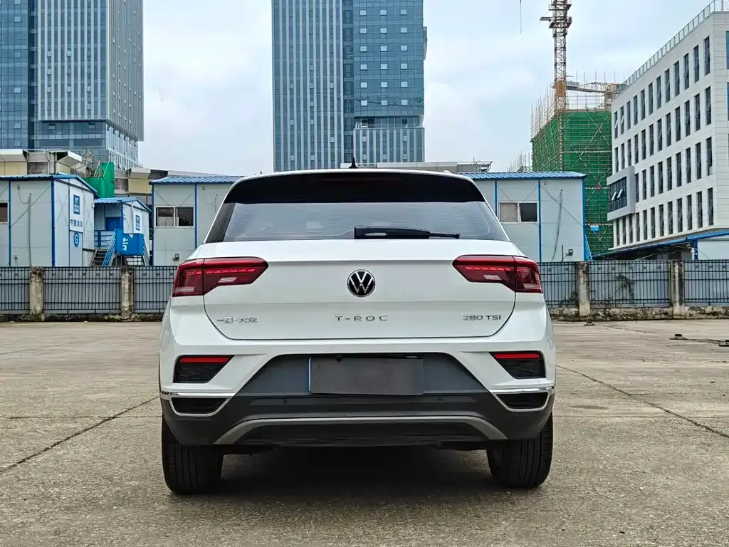 Volkswagen T-Roc — фото 7