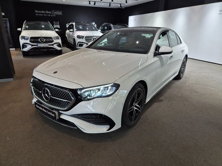 Mercedes-Benz E-Class — фото 1