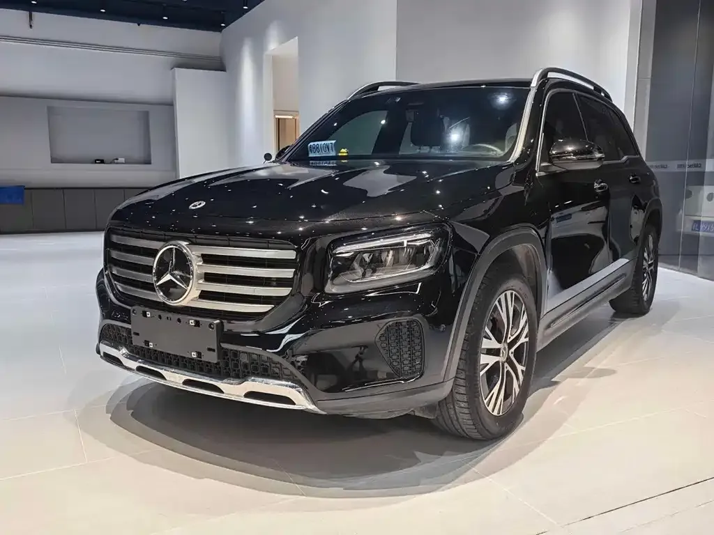 Mercedes-Benz GLB — фото 1