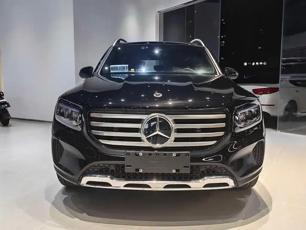 Mercedes-Benz GLB — фото 9