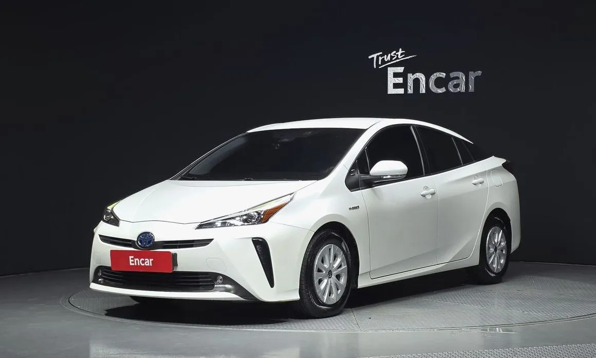 Toyota Prius — фото 1