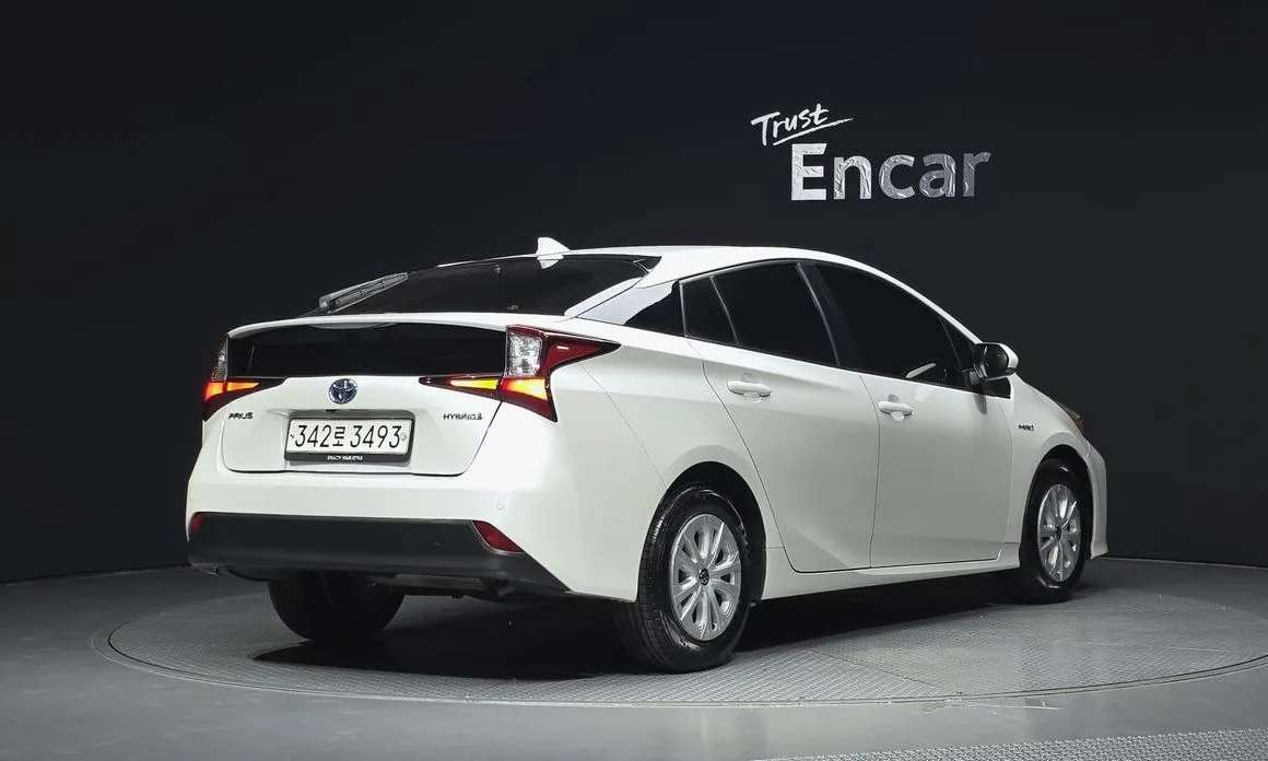 Toyota Prius — фото 2