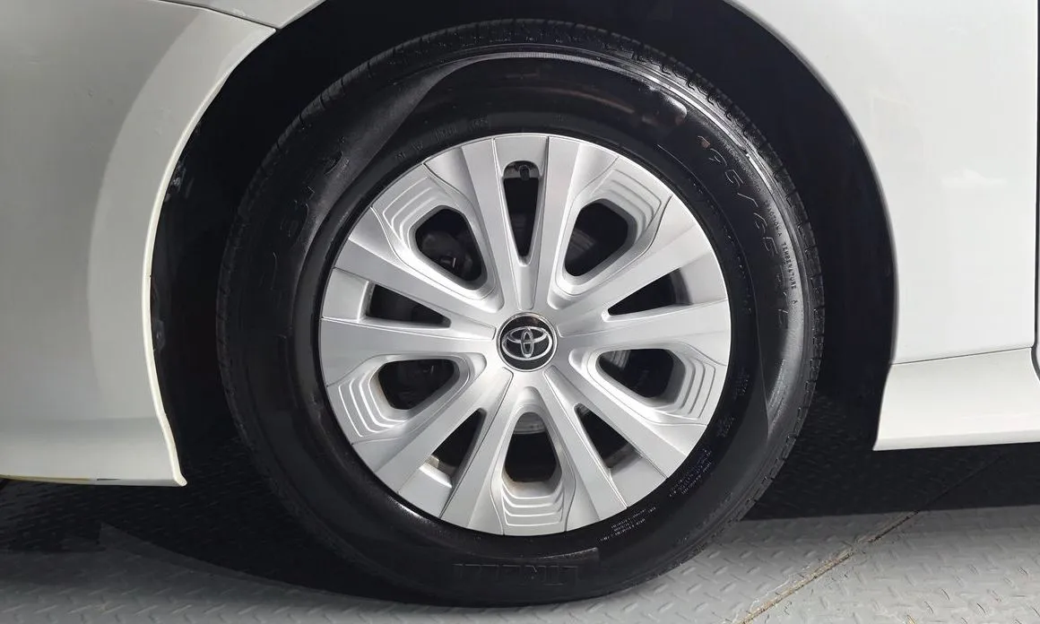Toyota Prius — фото 6