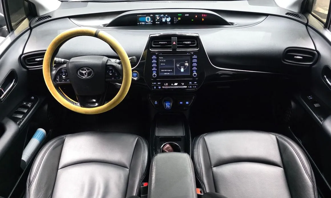 Toyota Prius — фото 7
