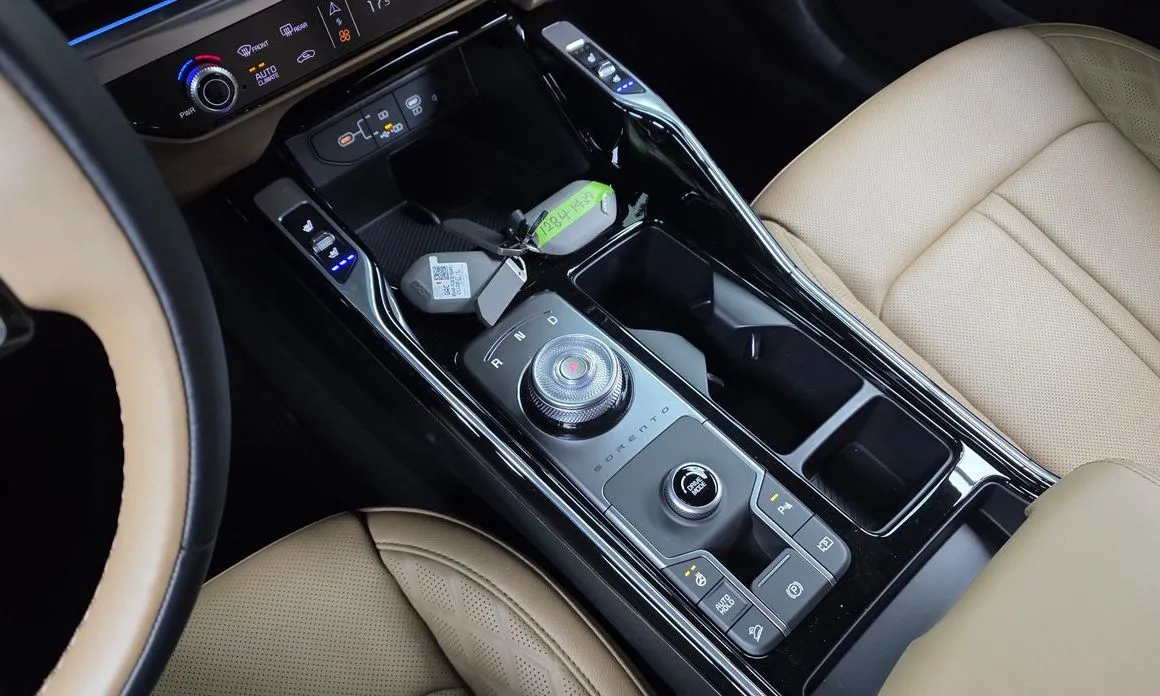 Kia Sorento — фото 7