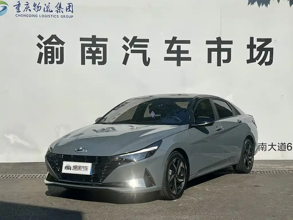 Hyundai Elantra — фото 1