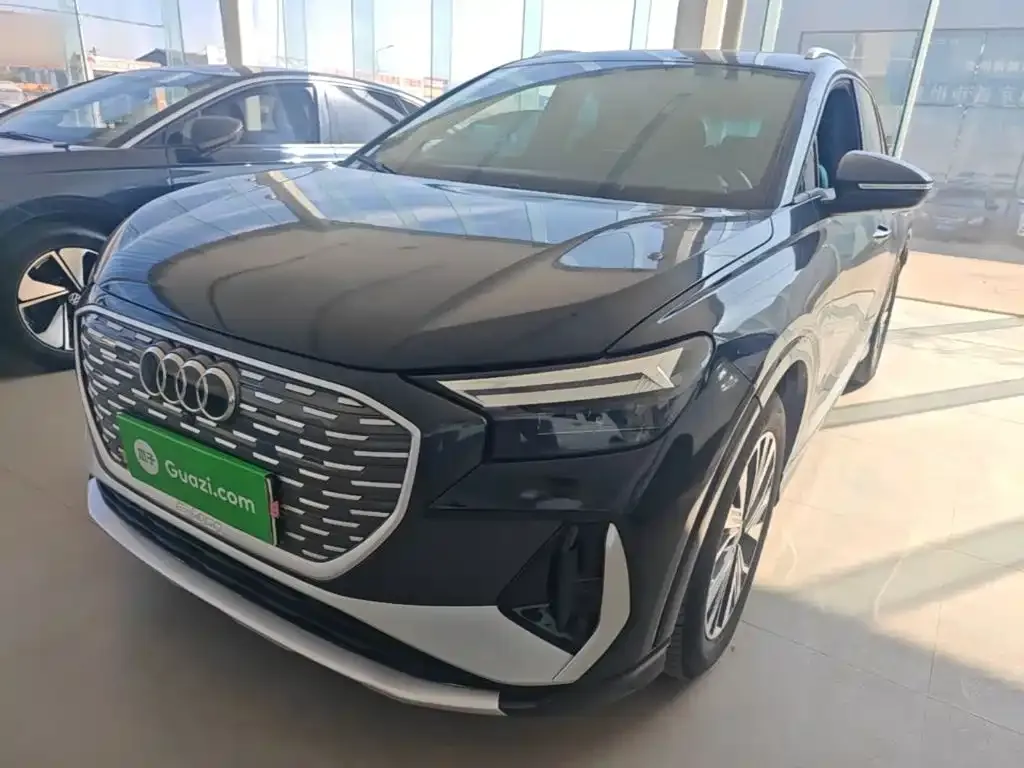 Audi Q4 e-tron — фото 2