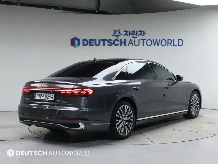 Audi A8 — фото 10