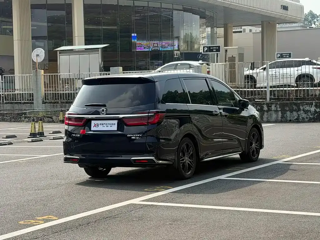 Honda Odyssey — фото 10