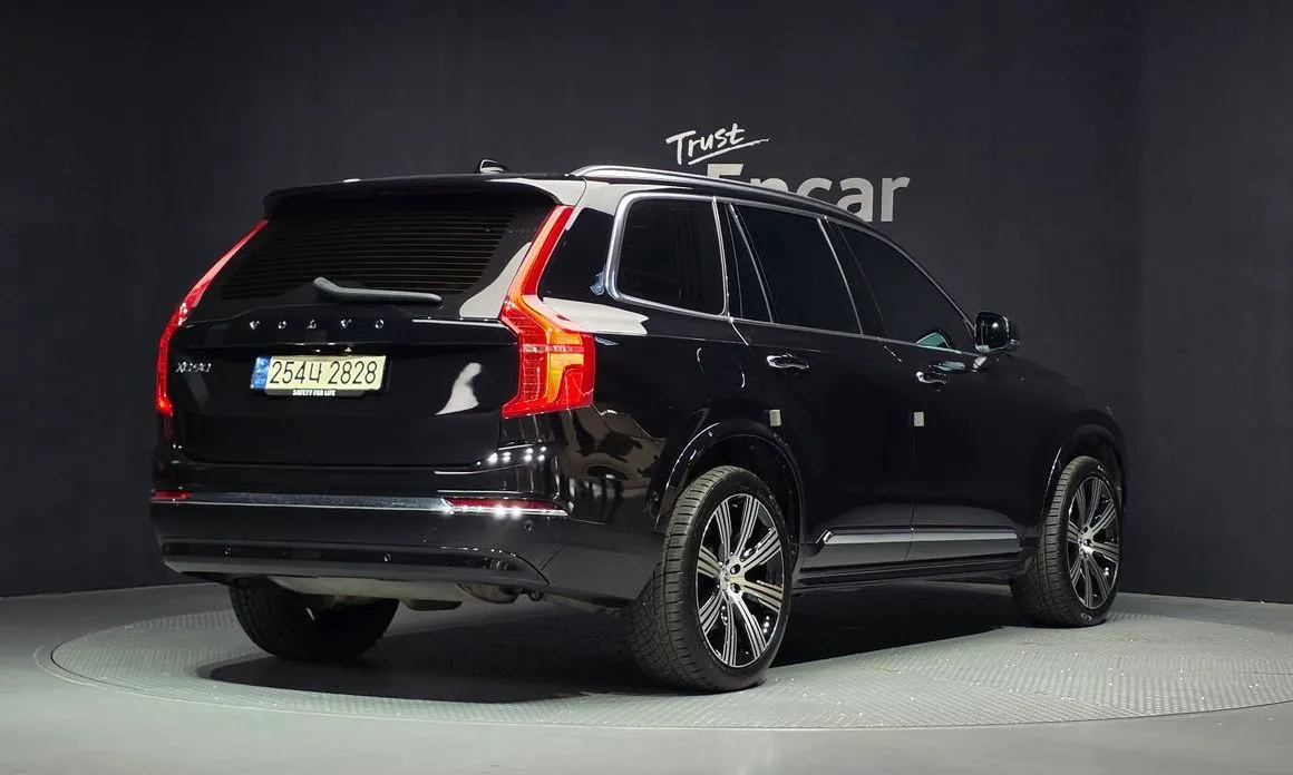 Volvo XC90 — фото 8
