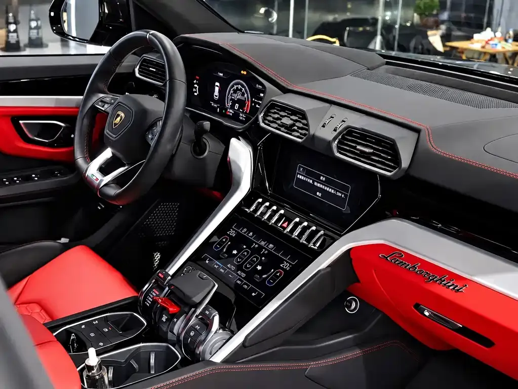 Lamborghini Urus — фото 6