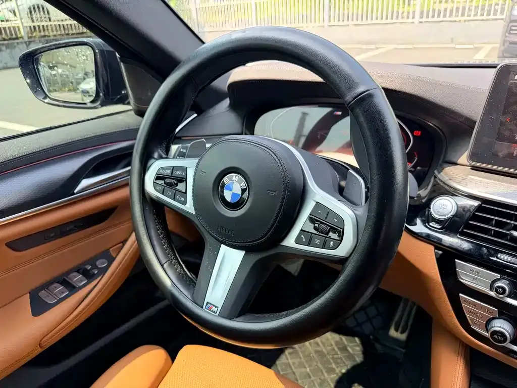 BMW 5 Series (Import) — фото 2