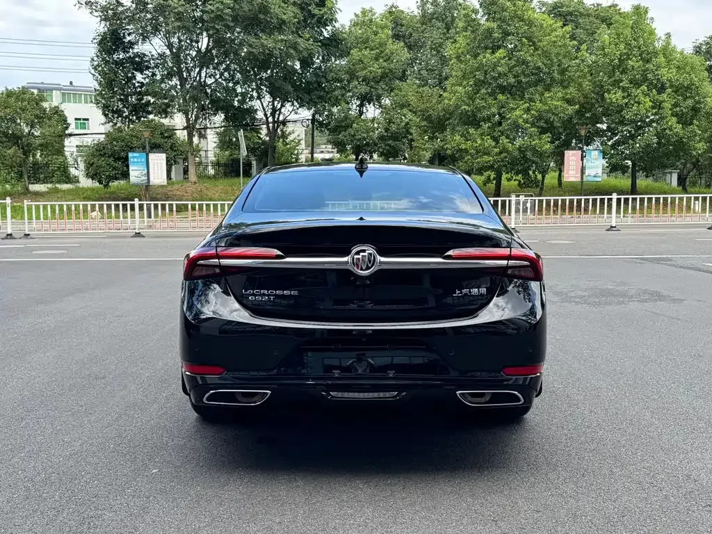 Buick LaCrosse — фото 9