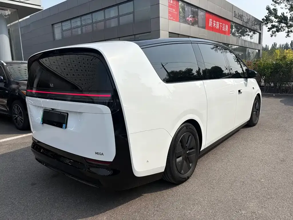 Li Auto MEGA — фото 2