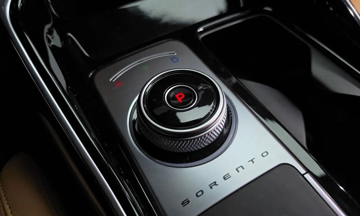 Kia Sorento — фото 9