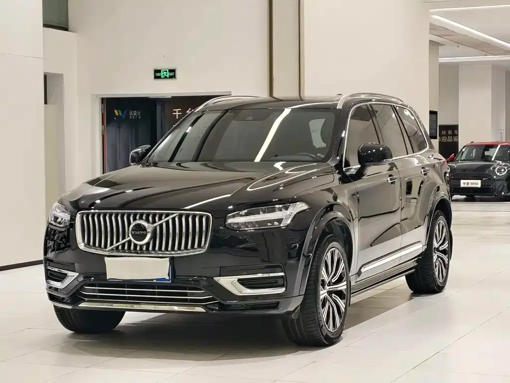 Volvo XC90 — фото 1
