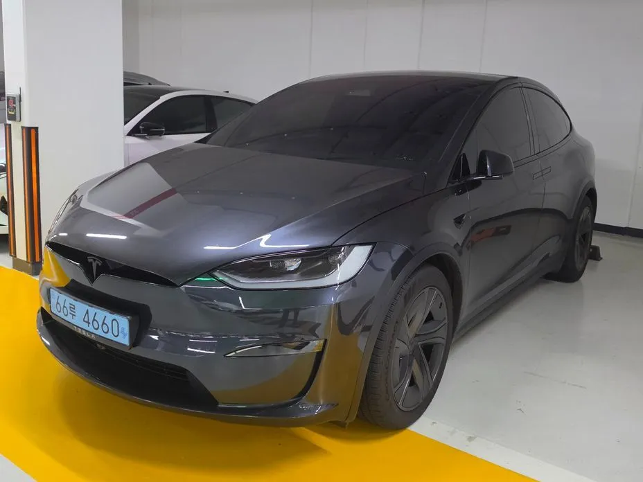 Tesla Model X — фото 6