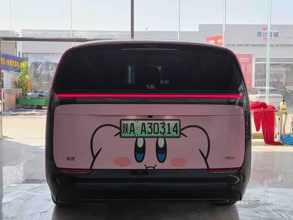 Li Auto MEGA — фото 7