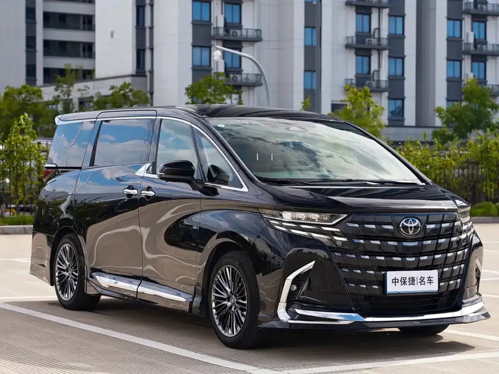Toyota Alphard — фото 4