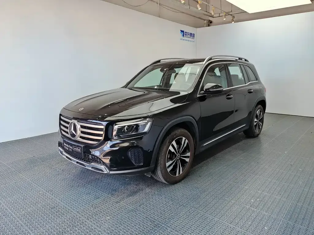 Mercedes-Benz GLB — фото 1
