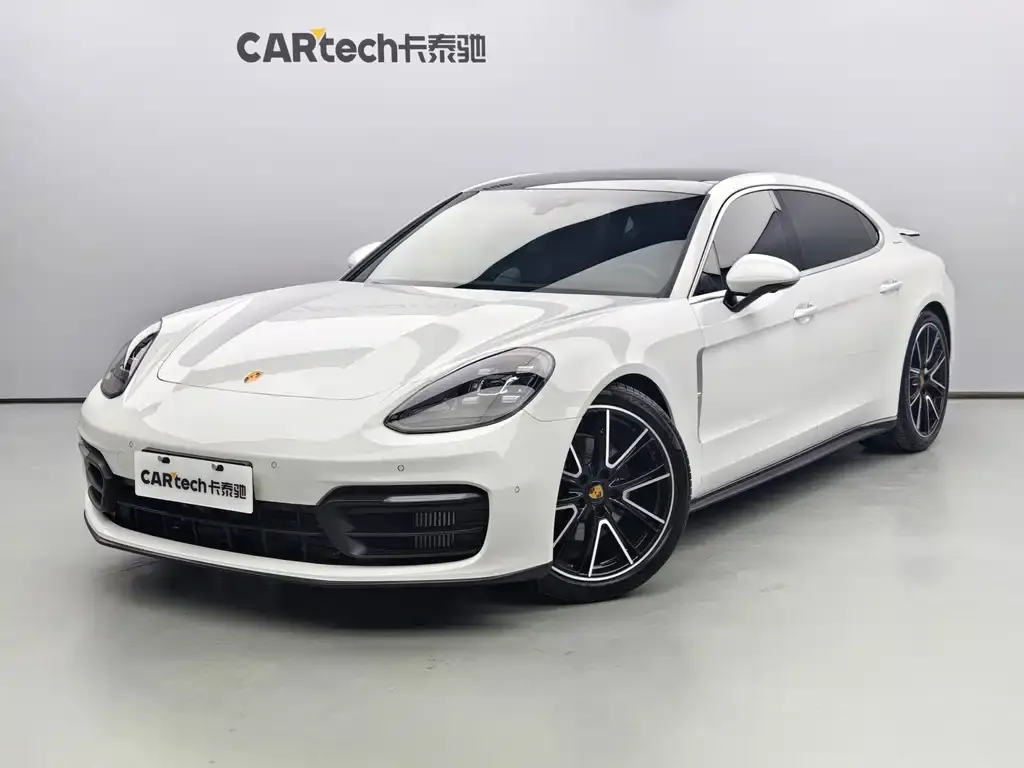 Porsche Panamera — фото 1