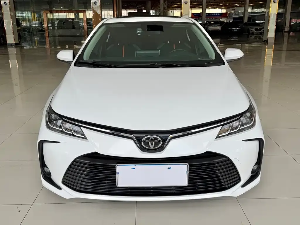 Toyota Corolla — фото 9