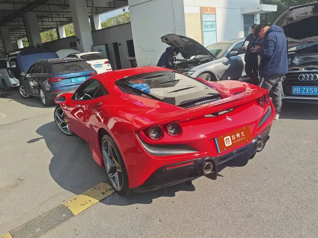 Ferrari F8 — фото 6