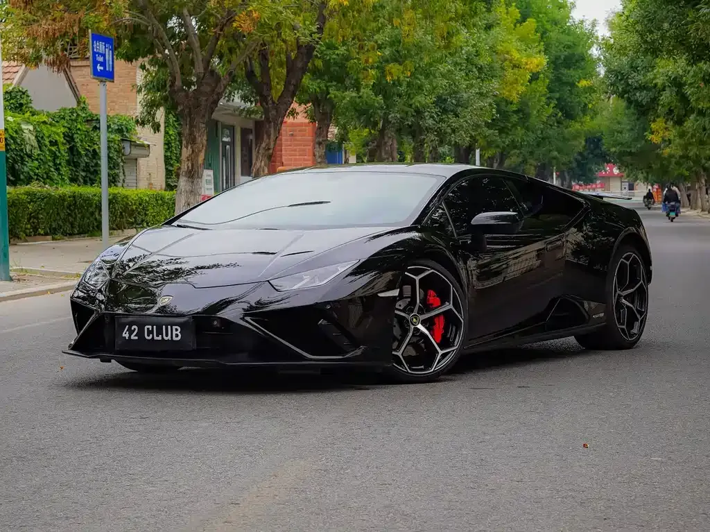 Lamborghini Huracan — фото 1