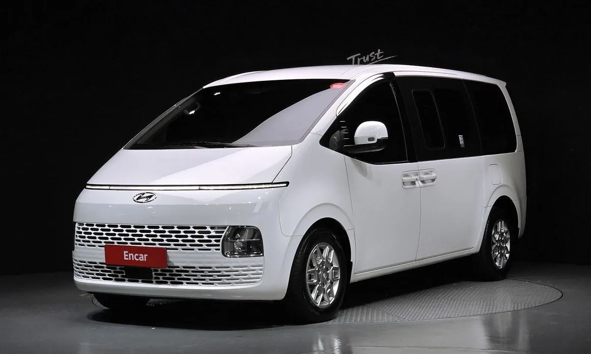 Hyundai Staria — фото 1