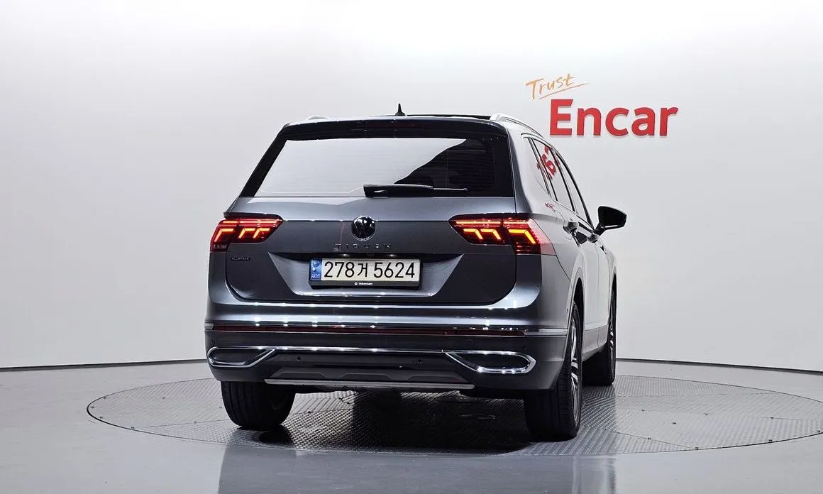 Volkswagen Tiguan — фото 4