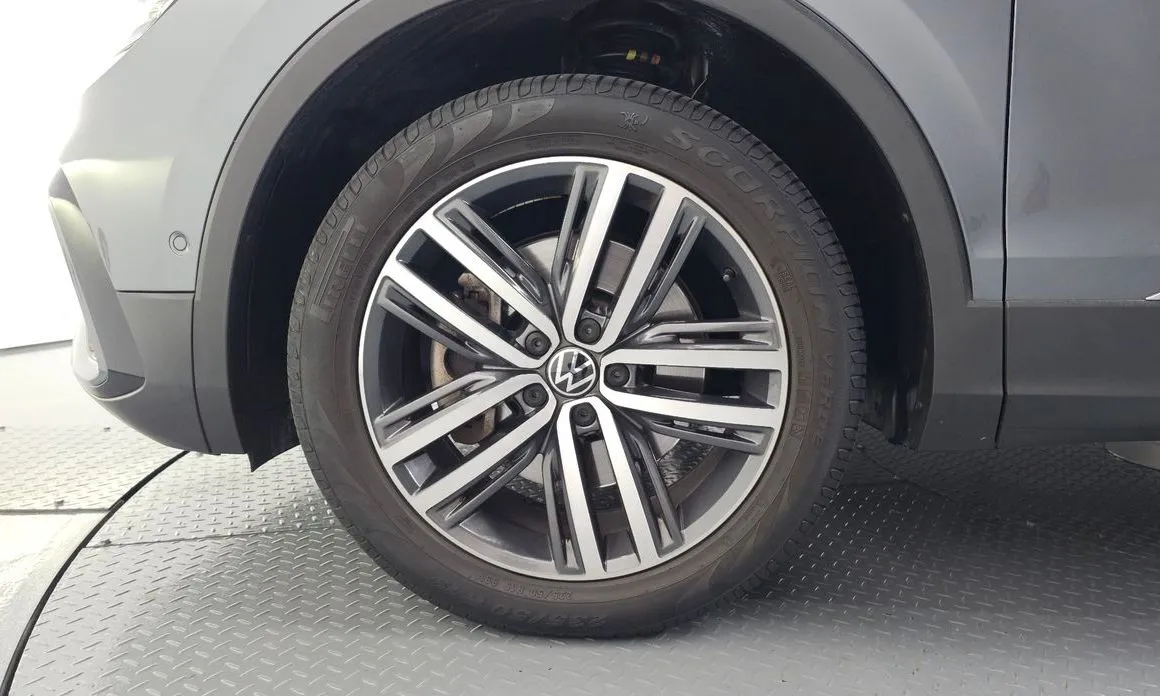Volkswagen Tiguan — фото 10