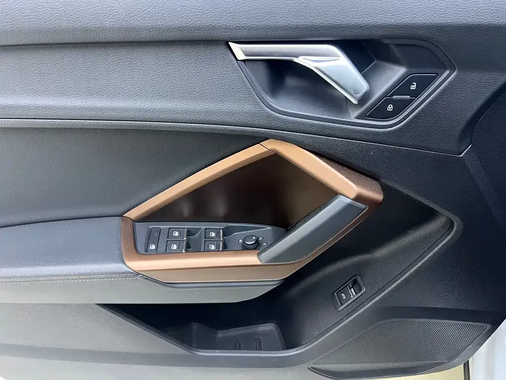 Audi Q3 — фото 9