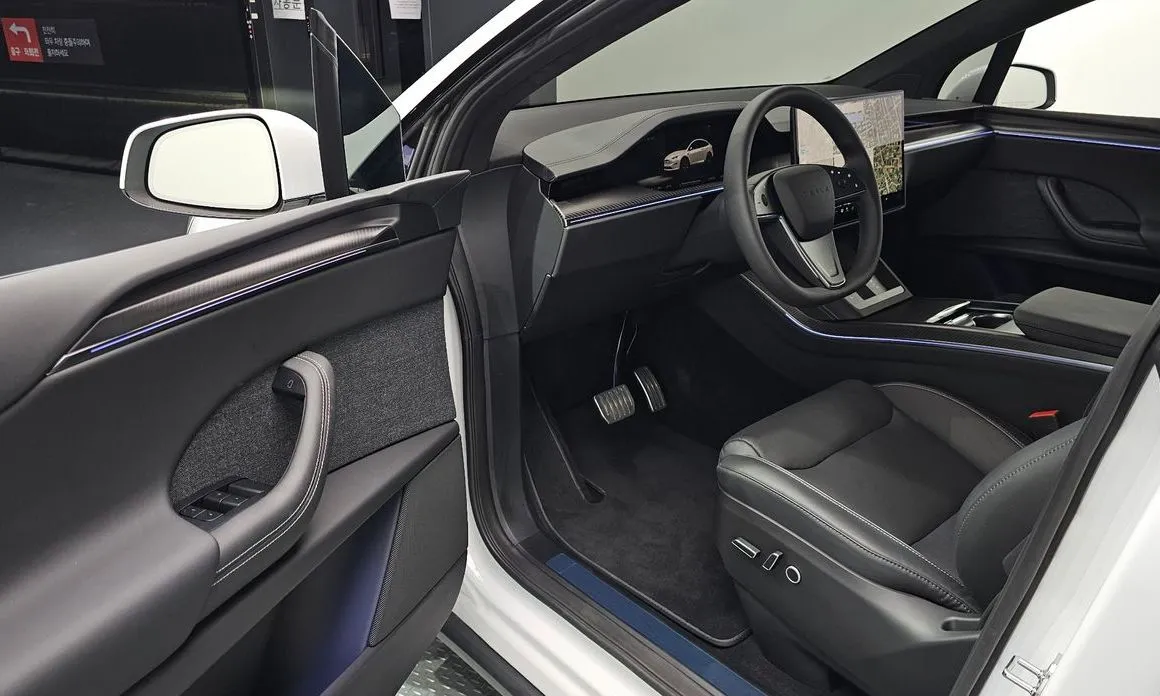 Tesla Model X — фото 6
