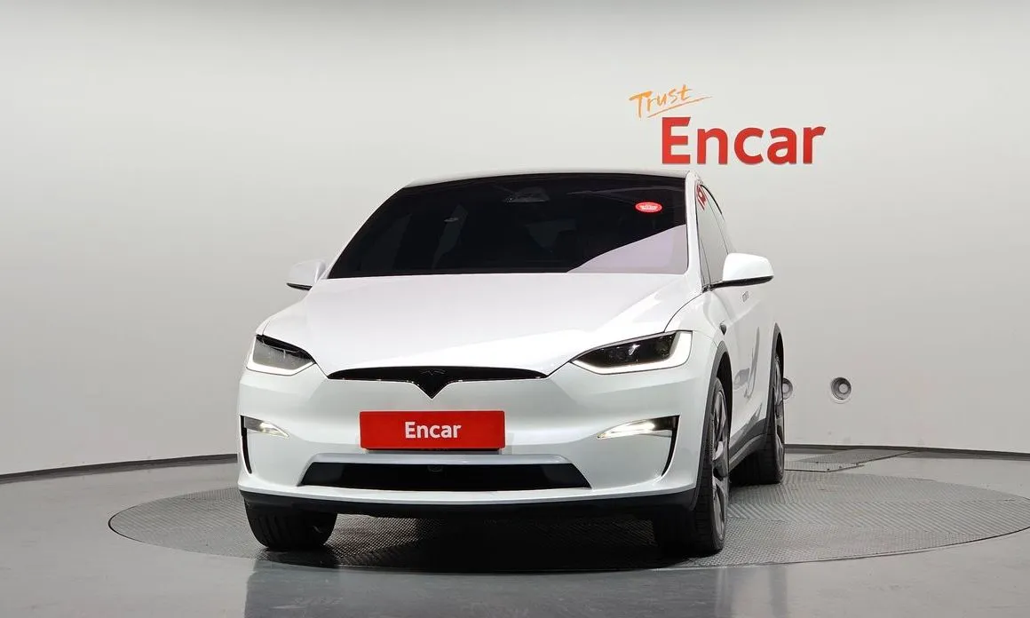 Tesla Model X — фото 3