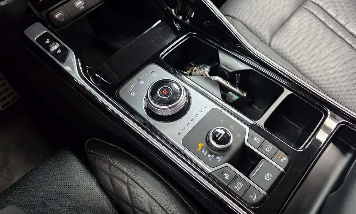 Kia Sorento — фото 6