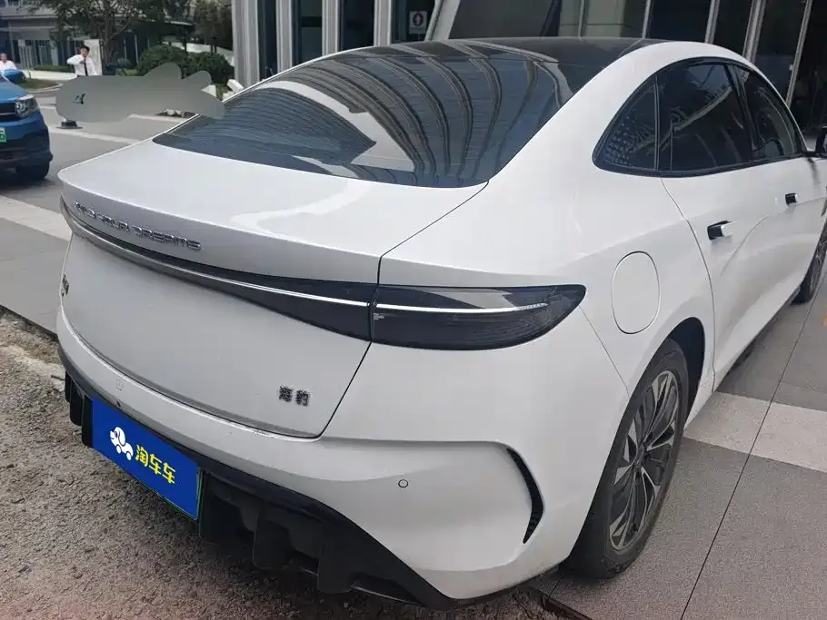 BYD Seal — фото 10