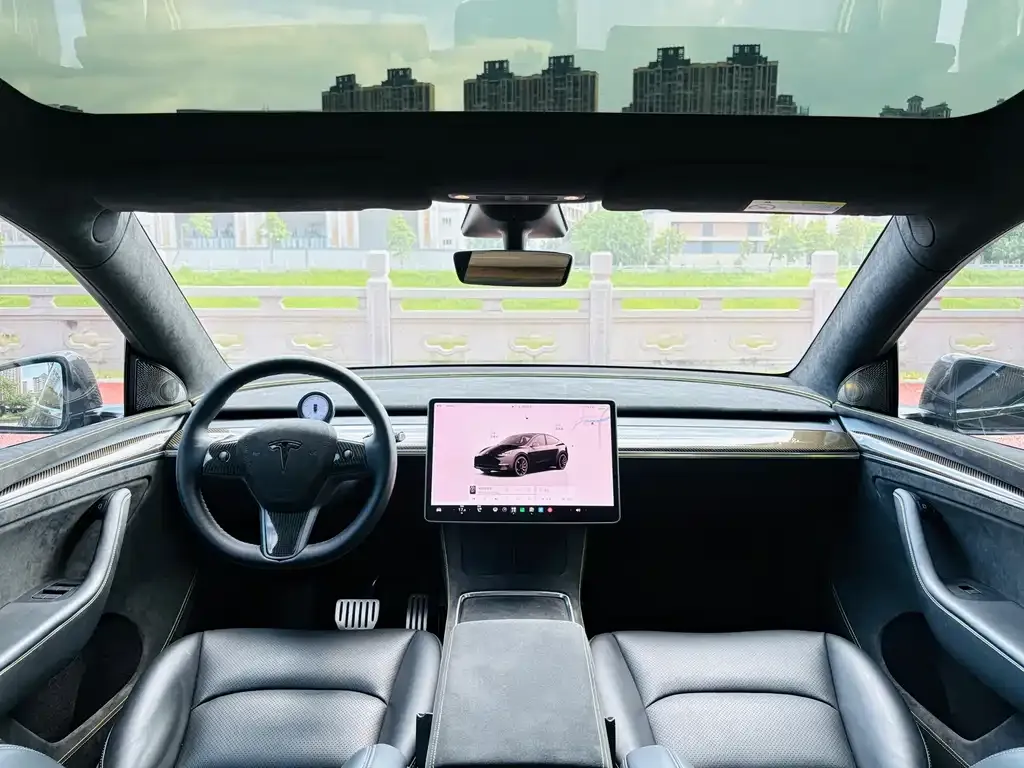 Tesla Model Y — фото 8