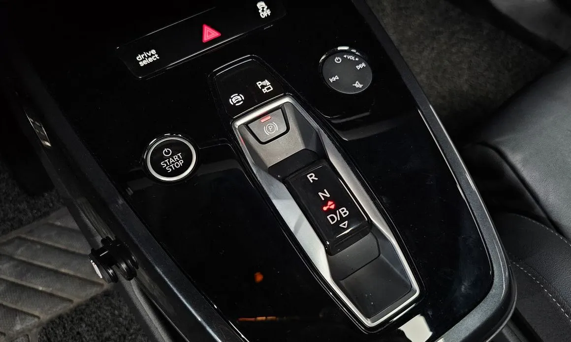 Audi Q4 e-tron — фото 8