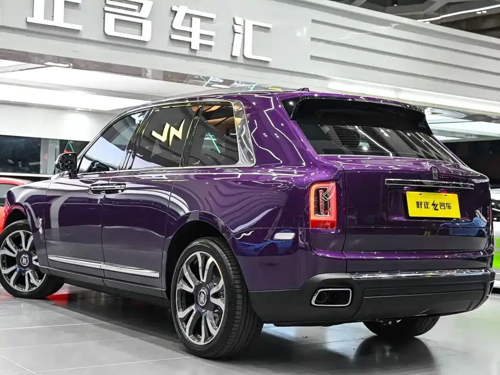 Rolls-Royce Cullinan — фото 8