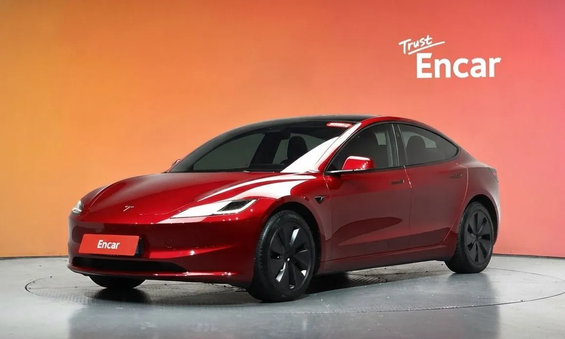 Tesla Model 3 — фото 1