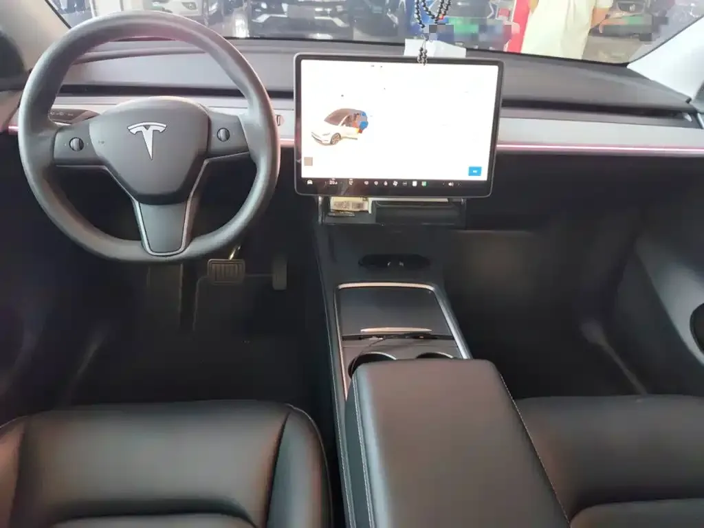 Tesla Model Y — фото 7