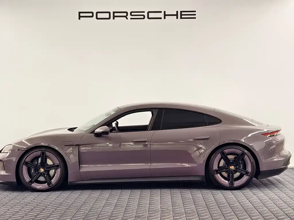 Porsche Taycan — фото 6