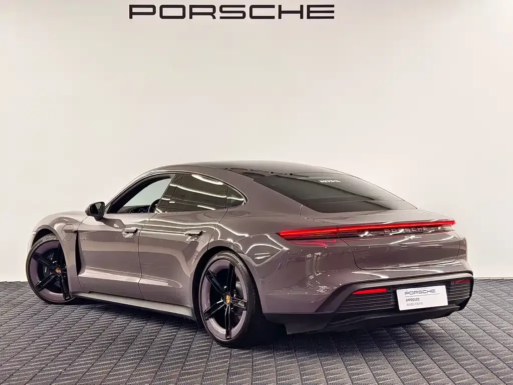 Porsche Taycan — фото 3