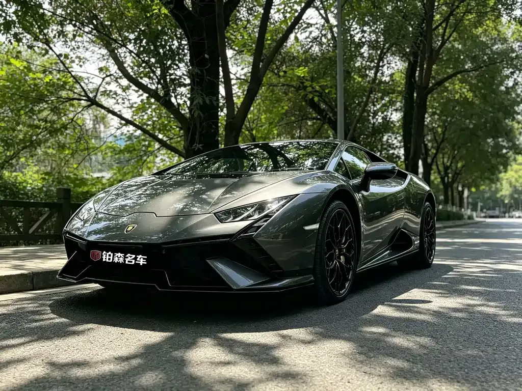 Lamborghini Huracan — фото 1
