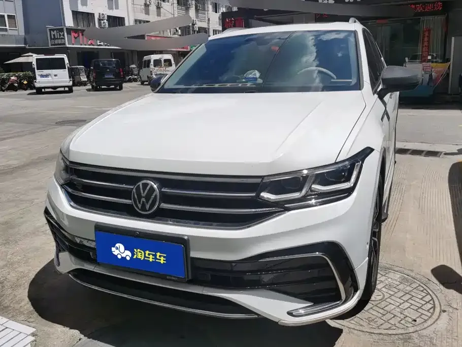 Volkswagen Tiguan L — фото 8