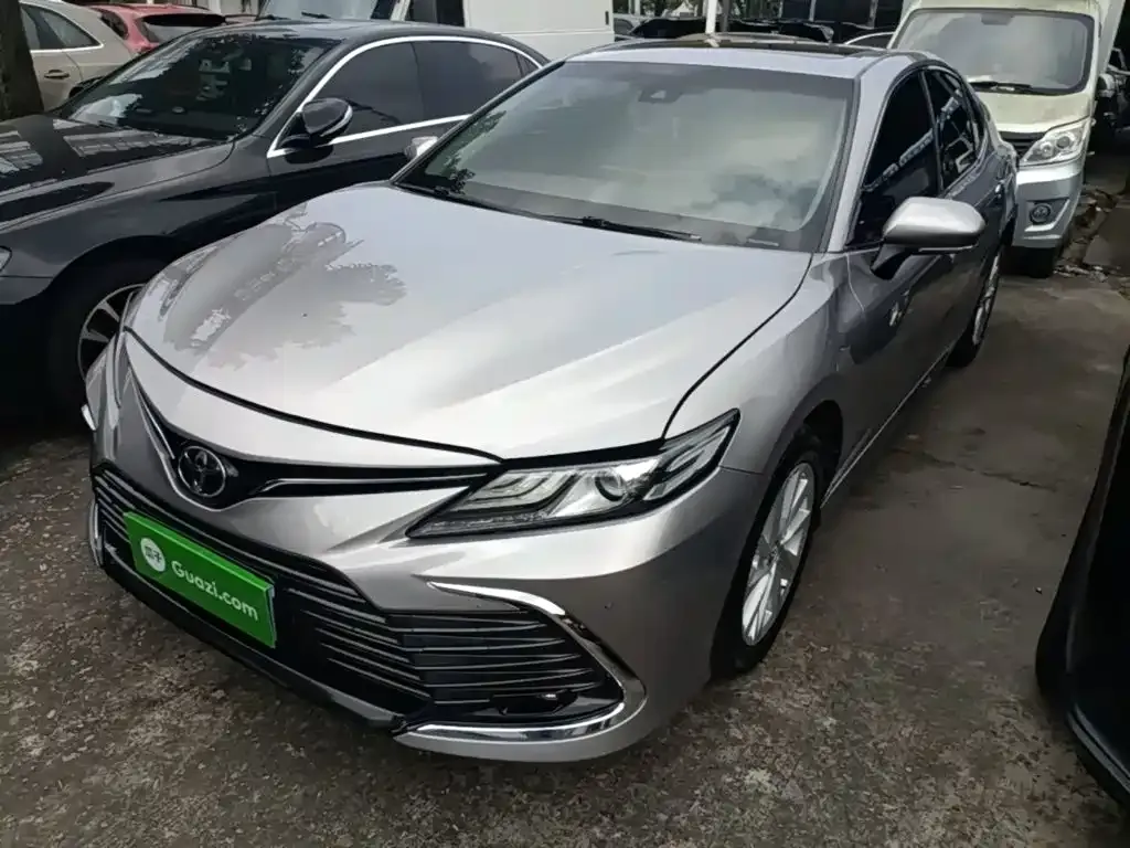 Toyota Camry — фото 9