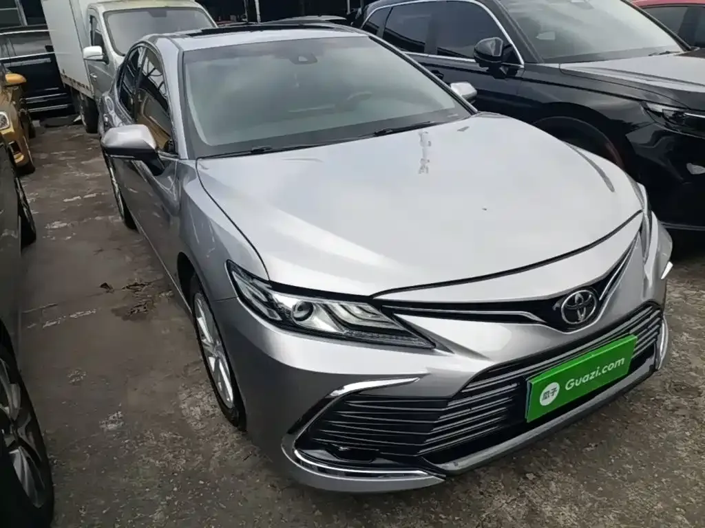 Toyota Camry — фото 7