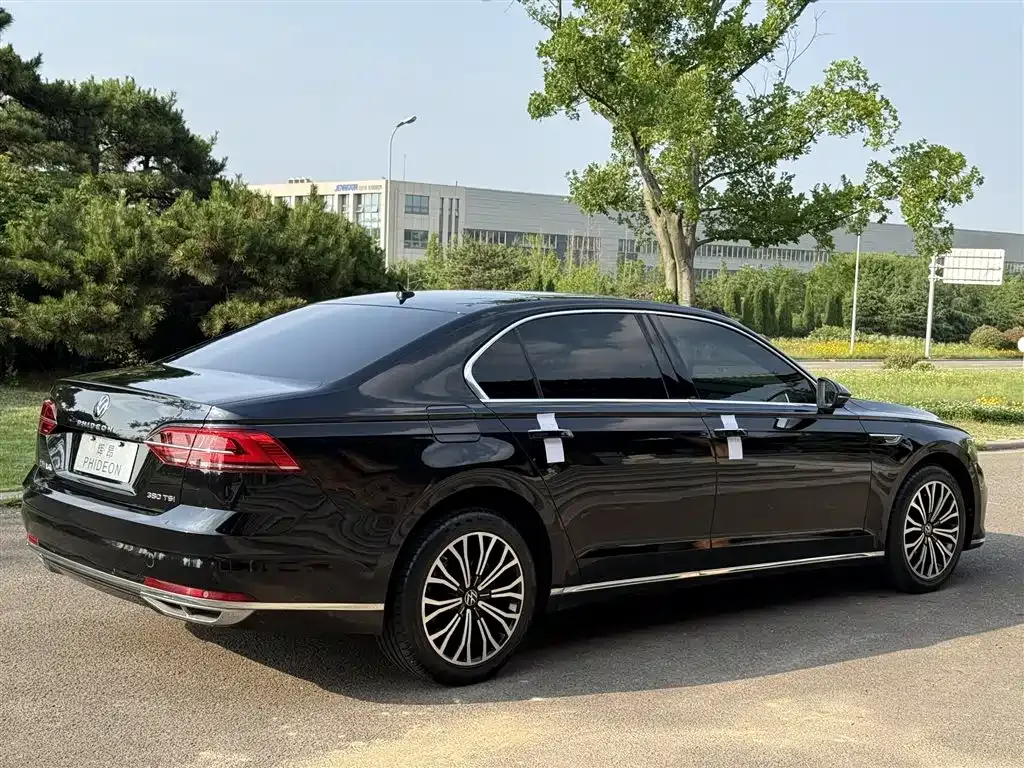 Volkswagen Phideon — фото 9