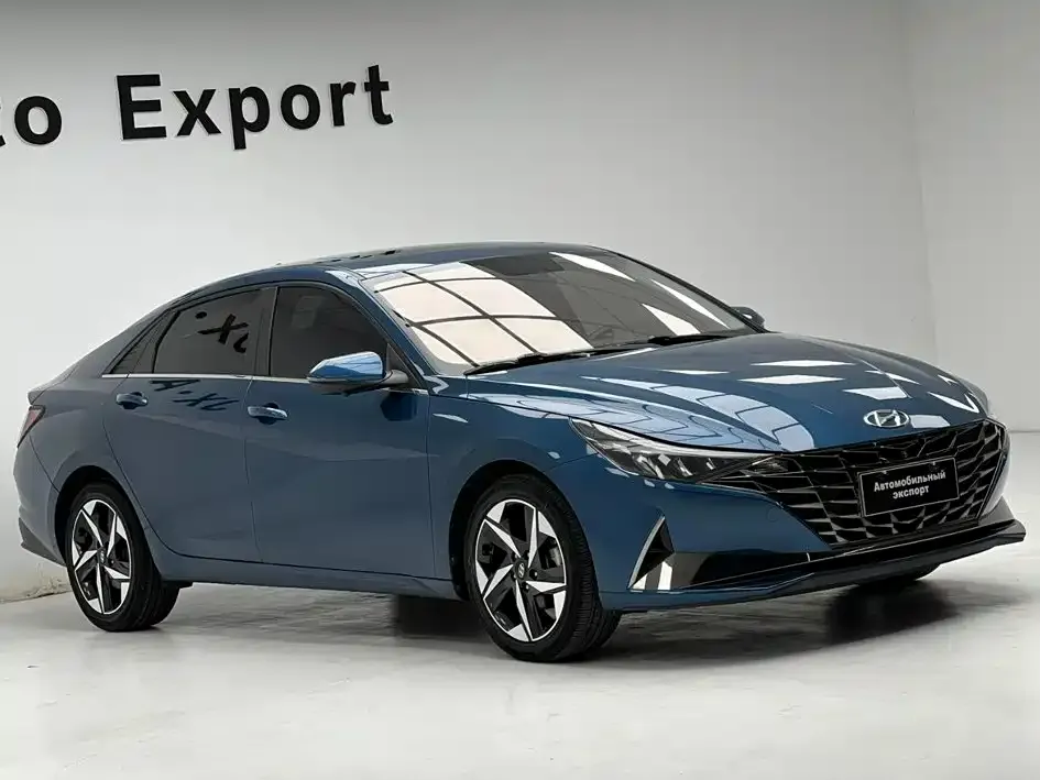 Hyundai Elantra — фото 4